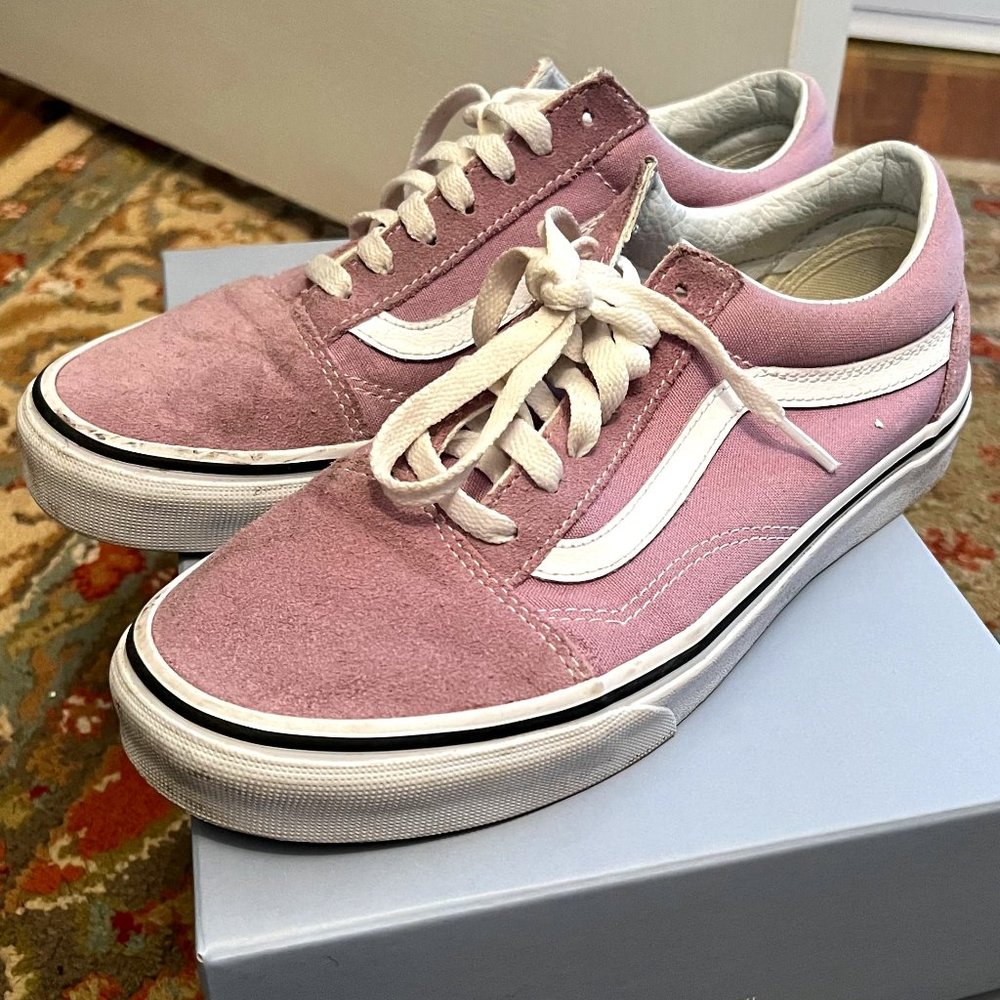 Vans Old Skool Sneakers in Lavender Suede / Sea Fog